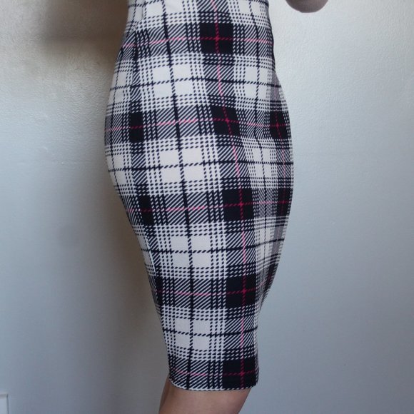 ✨NWOT✨ TEM Plaid Pencil Skirt - Picture 1 of 5